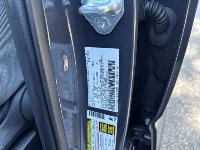 Used 2024  Toyota SR5 image 34