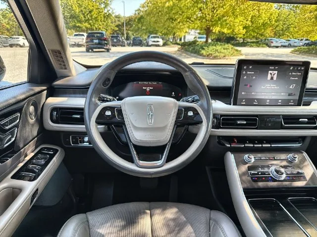 Used 2022 White Lincoln Reserve image 14