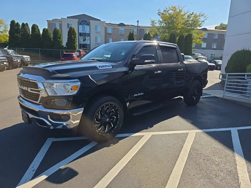 Used 2019 Diamond Black Ram Big Horn/Lone Star image 4