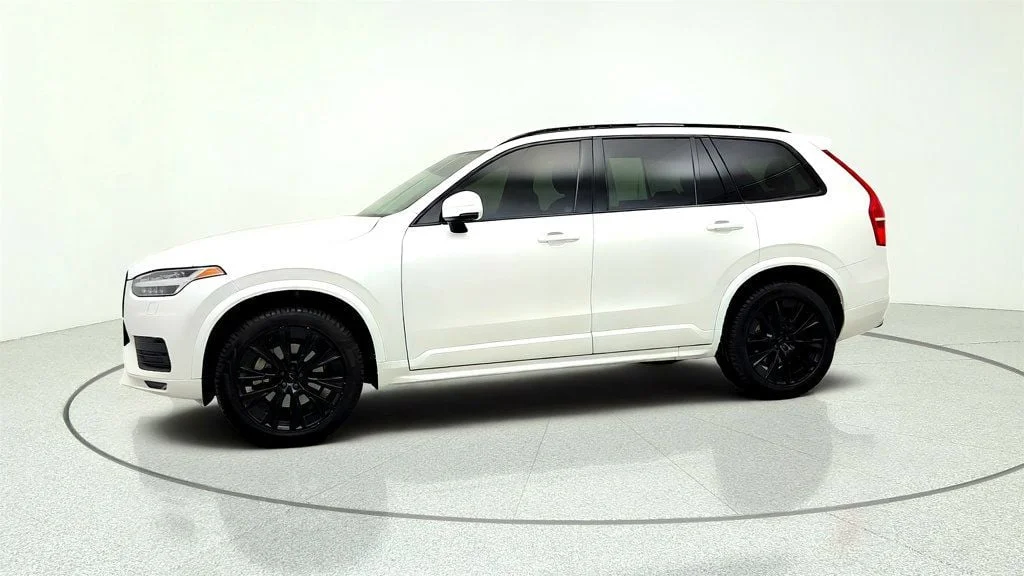 Used 2021 Crystal White Metallic Volvo T6 AWD Momentum 7-Seater w/ 20’’  5-Multi Spoke Alloy Wheels image 8