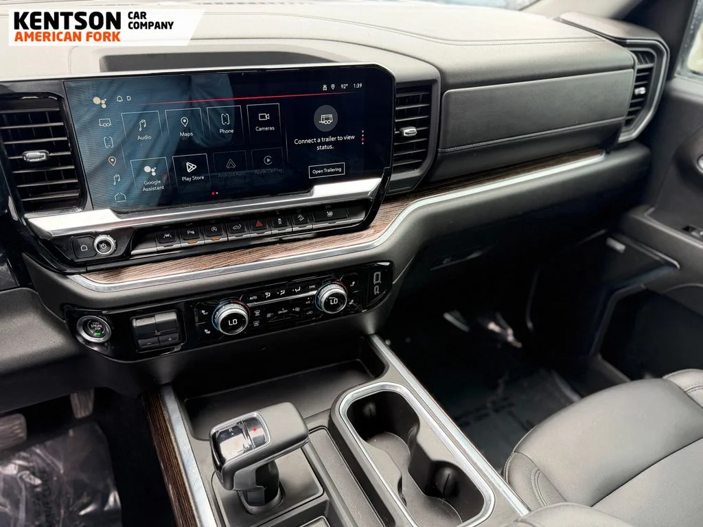 Used 2024 White GMC Elevation image 19