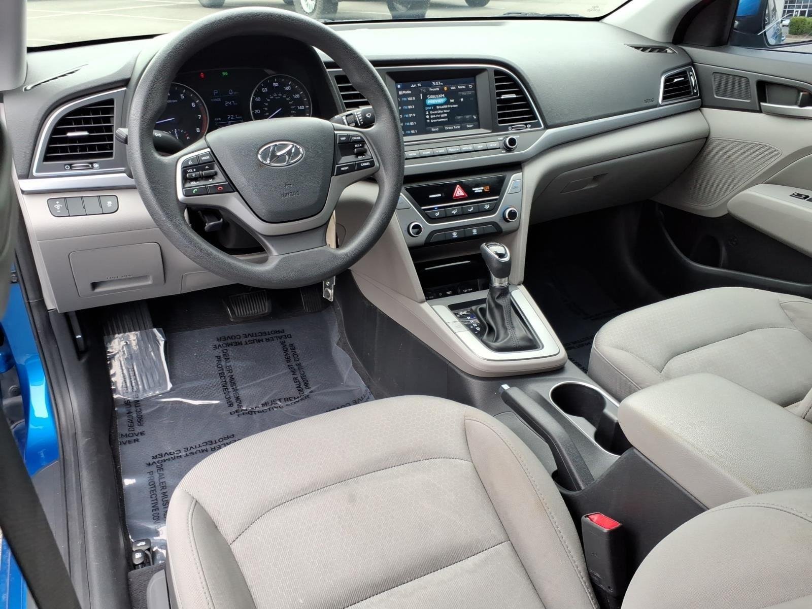 Used 2017 Electric Blue Hyundai SE image 19