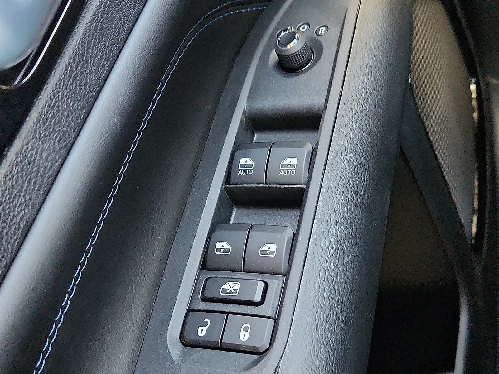 New 2026 Orange Jeep LATITUDE ALTITUDE 4X4 image 17