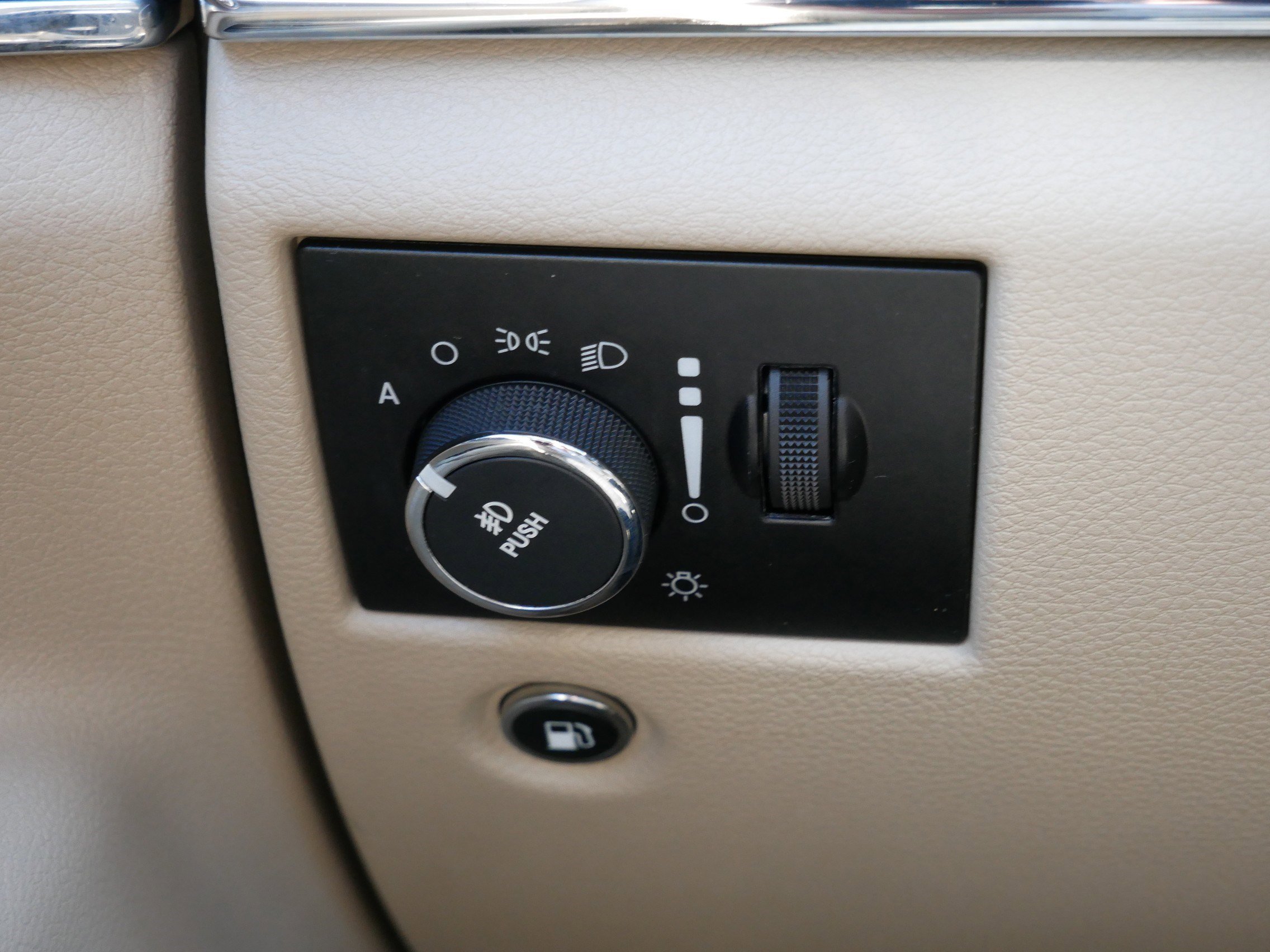 2014 Jeep Grand Cherokee Overland - Photo 27