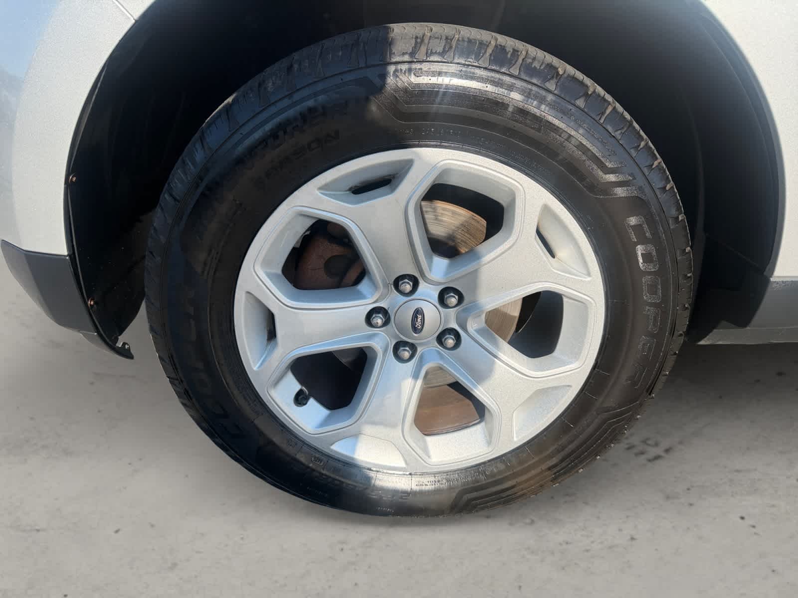 Used 2014 Ingot Silver Metallic Ford SEL image 10