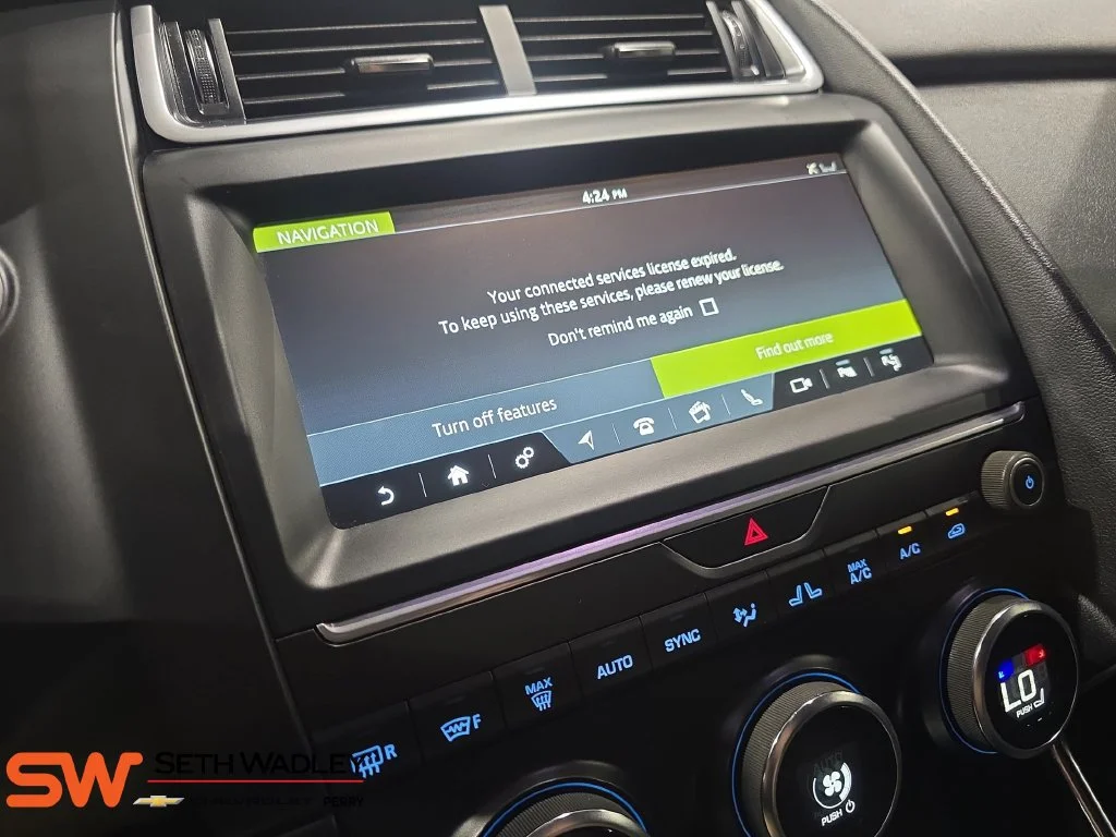 Used 2020 Silver Jaguar SE image 23