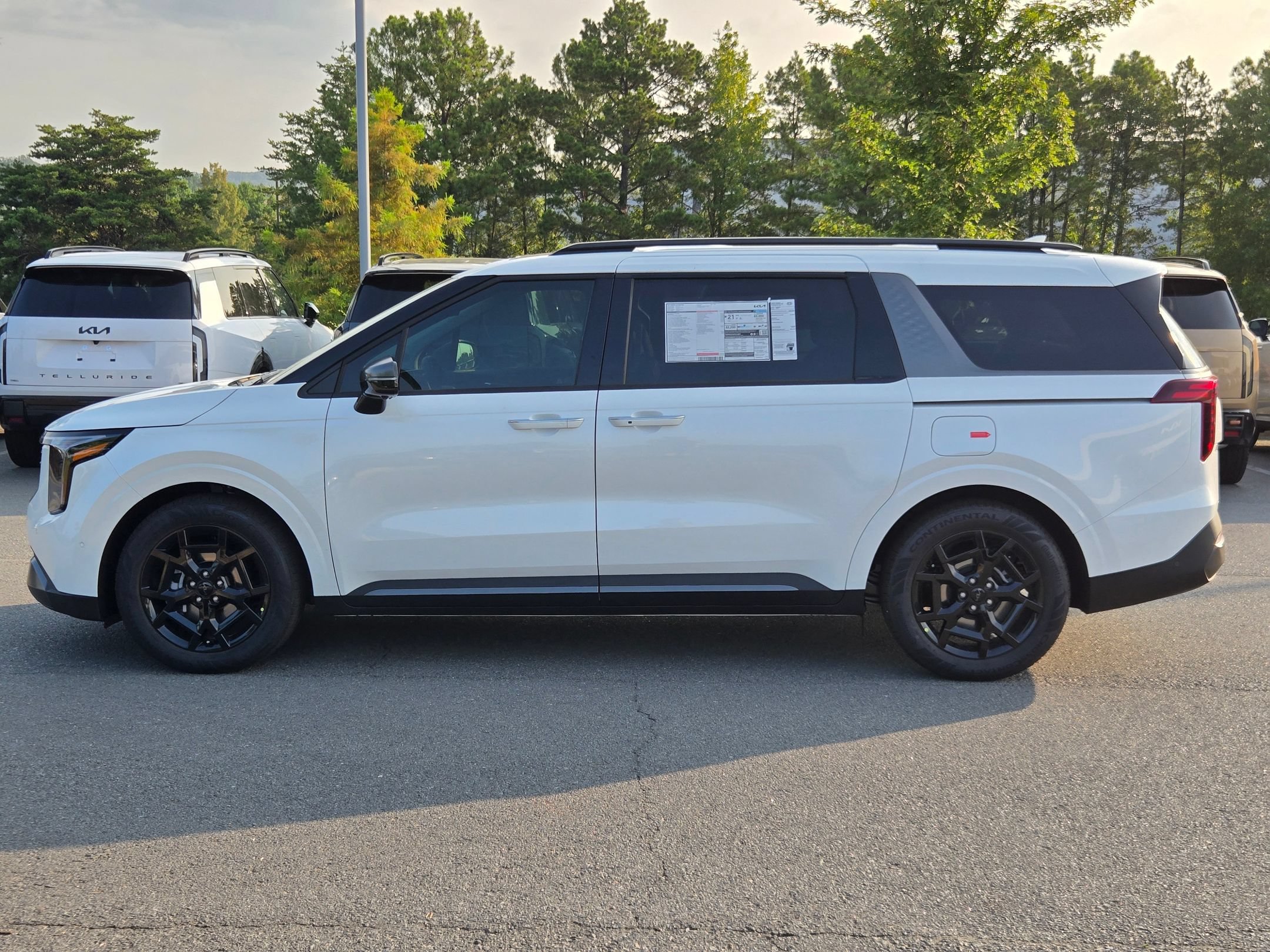 New 2027 Snow White Pearl Kia SX Prestige image 4