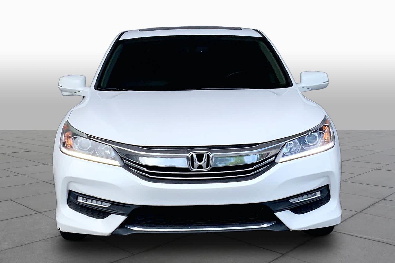 Used 2016 WHITE Honda EX-L image 4