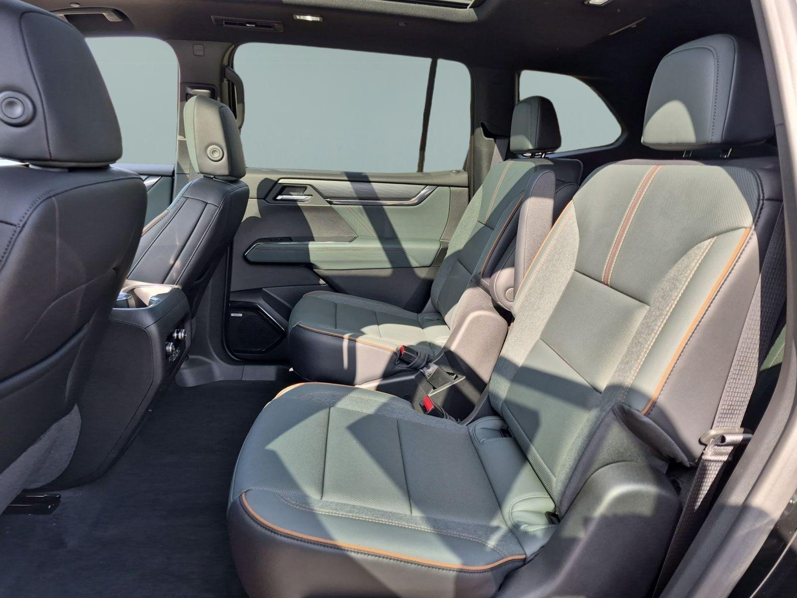 2026 GMC Acadia AT4 - Photo 25