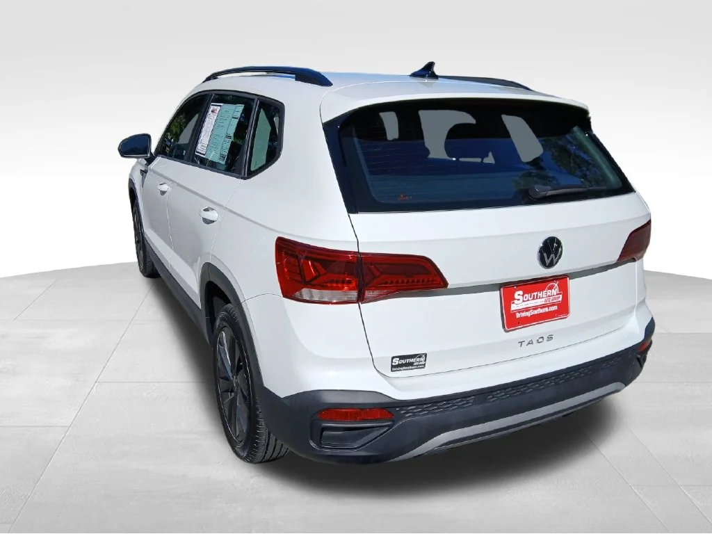Used 2023 White Volkswagen 1.5T S image 3