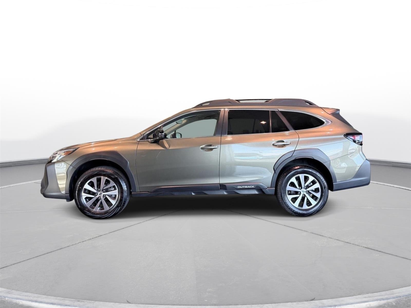 Used 2025 Autumn Green Metallic Subaru Premium image 17