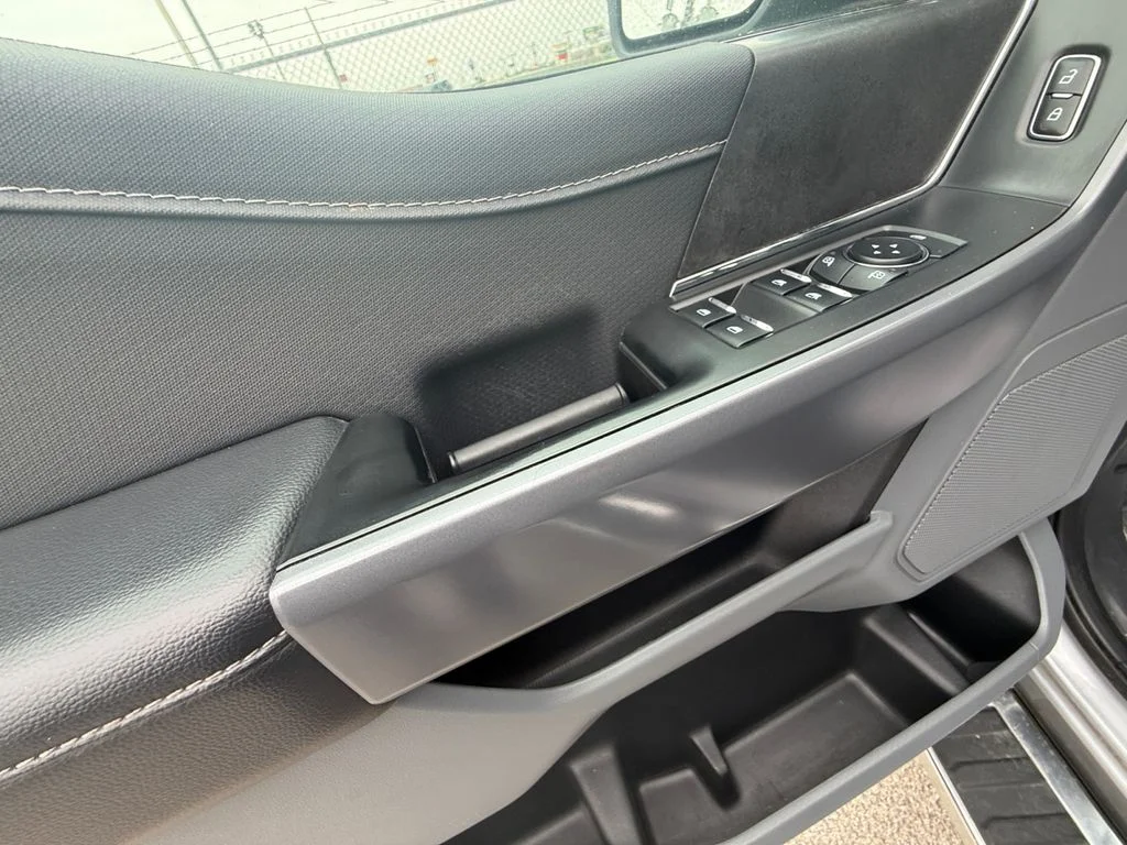 Used 2025 Silver Ford XLT image 11