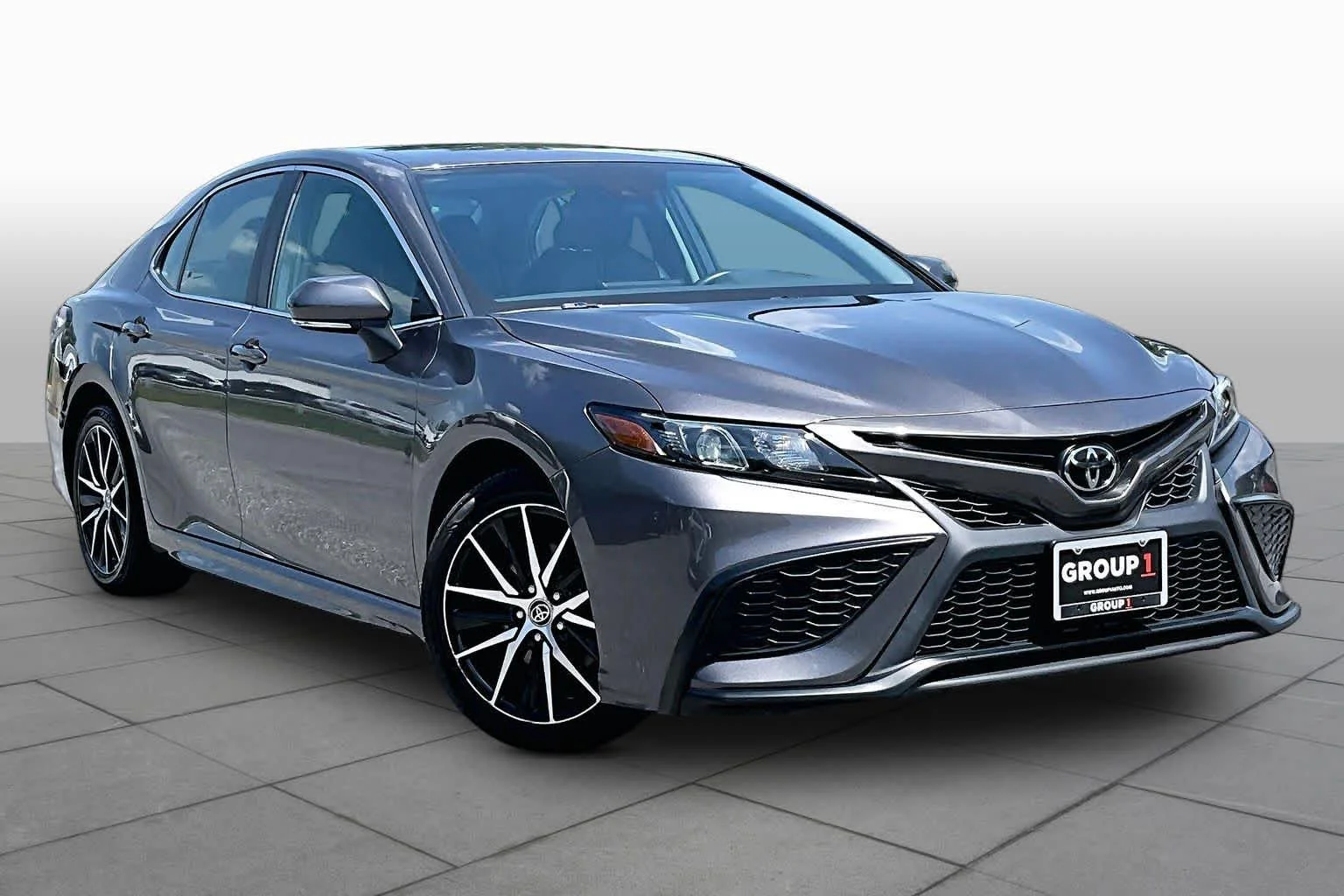 Used 2023 Predawn Gray Mica Toyota SE image 3