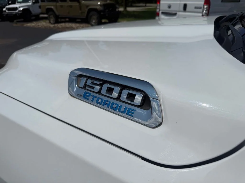 Used 2022 White Ram Big Horn/Lone Star image 11