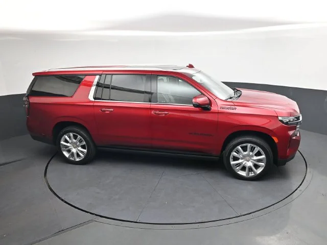 Used 2021 Red Chevrolet High Country image 23