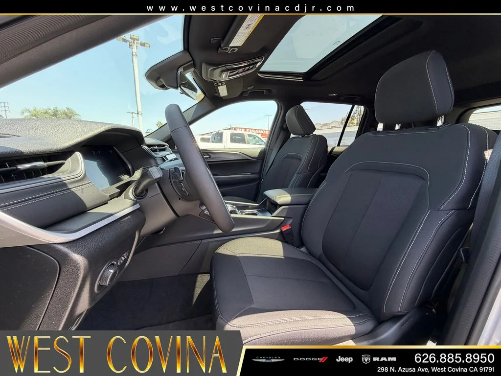 New 2026 Silver Zynith Jeep Laredo X image 18