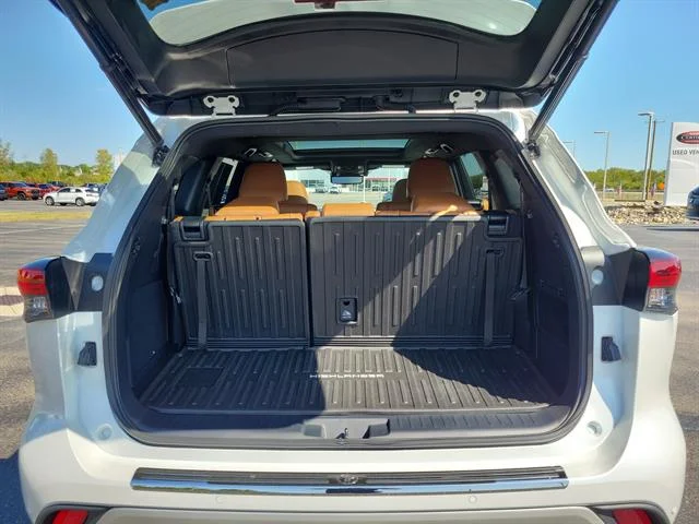 2023 Toyota Highlander Platinum - Photo 16
