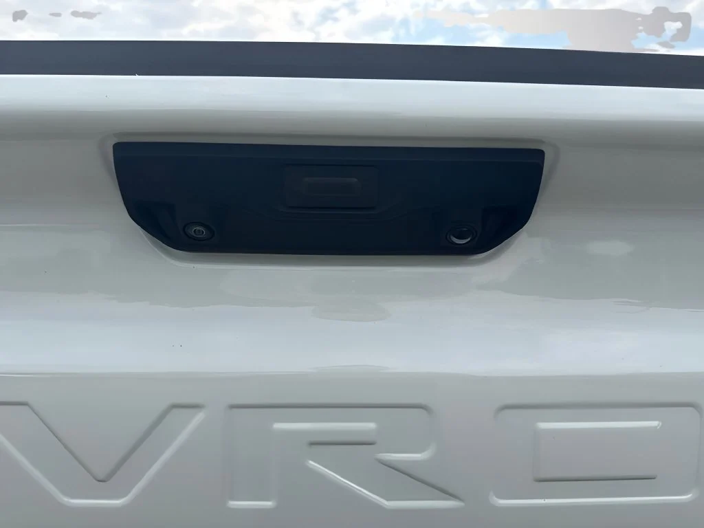 Used 2025 Summit White Chevrolet LTZ image 33