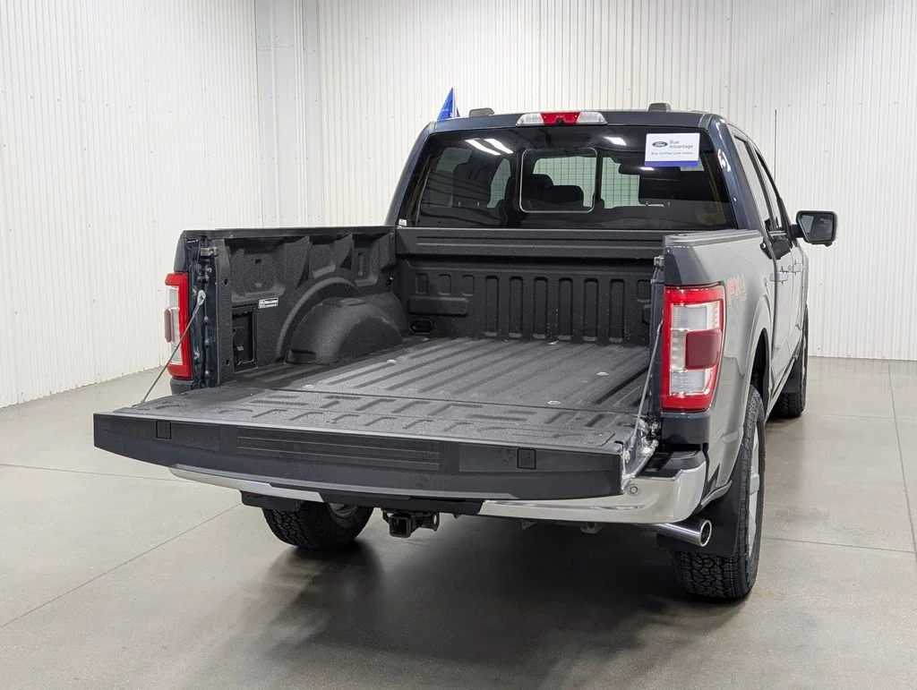 Certified Used 2022 Smoked Quartz Metallic Tinted Clearcoat Ford Lariat image 27