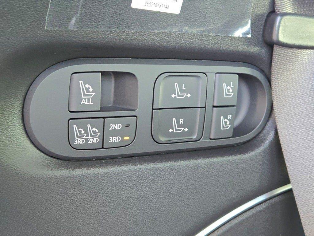 New 2026 White Pearl Hyundai Calligraphy FWD image 19