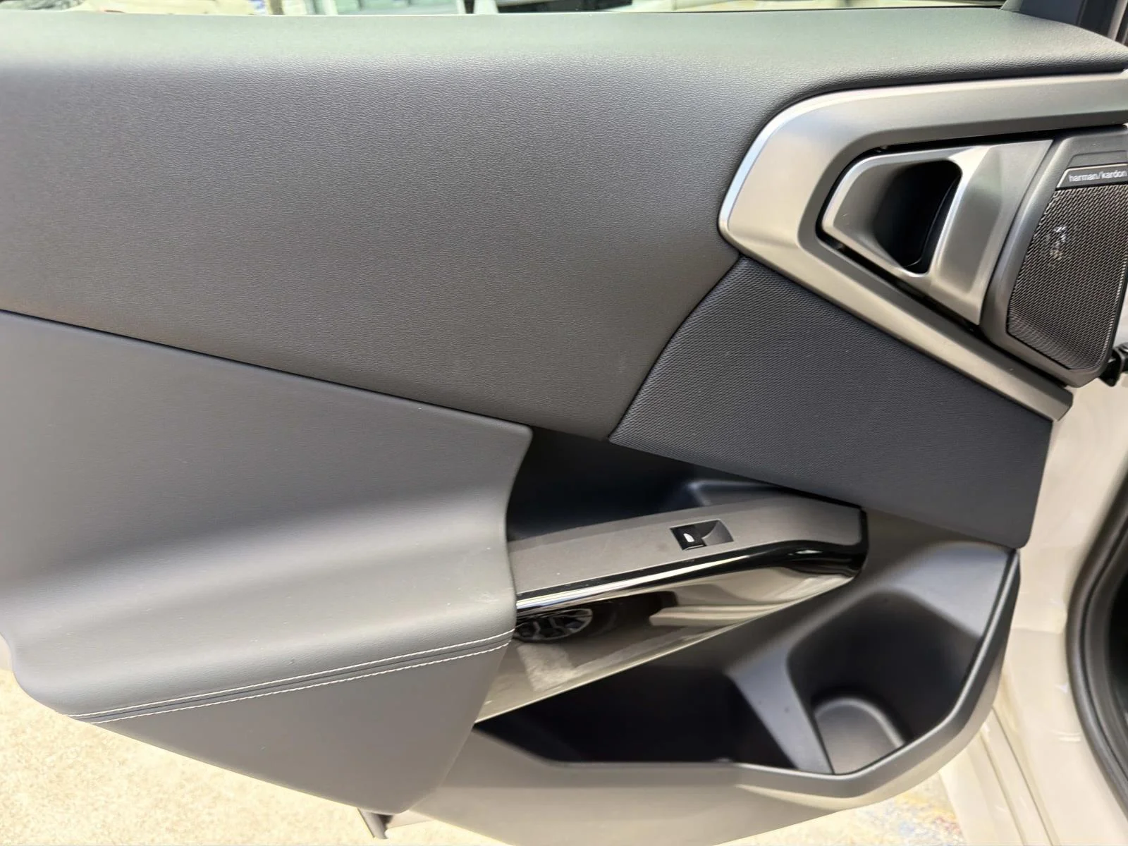 Used 2026 Dune Grey Metallic BMW M50 xDrive Sports Activity Vehicle image 9