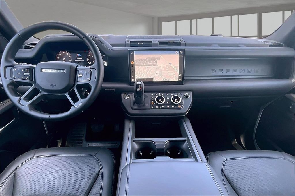 Used 2025 Fuji White Land Rover X-Dynamic SE image 14