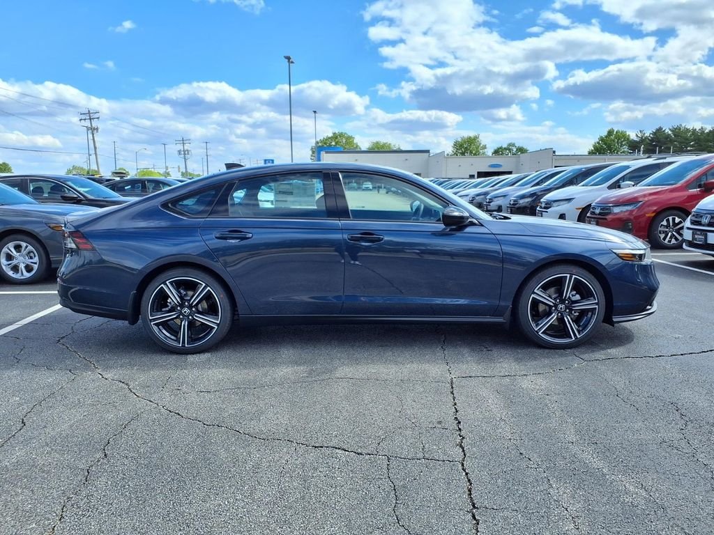 New 2026 Canyon River Blue Honda SE image 18