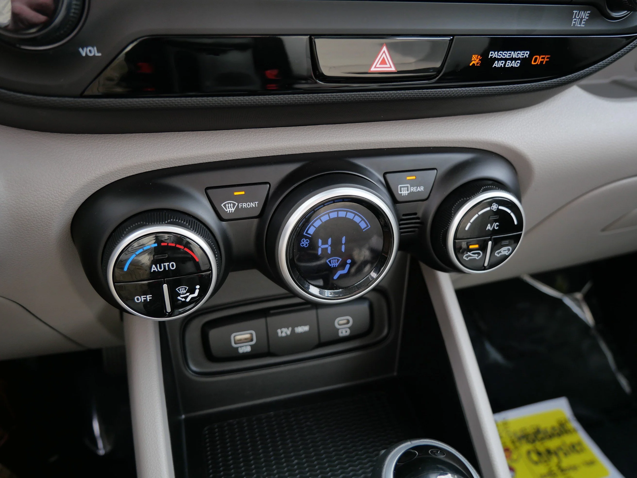 2025 Hyundai Venue SEL - Photo 32