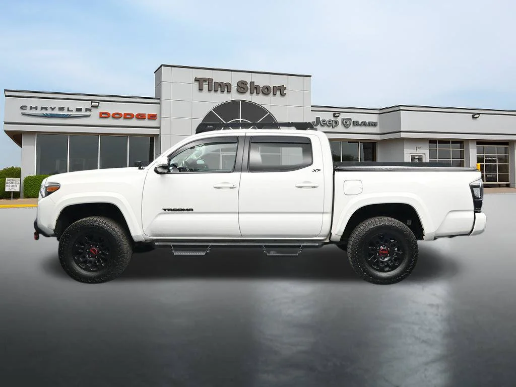 Used 2022 White Toyota SR5 image 2
