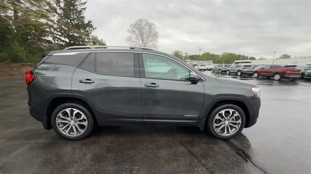 Used 2018 GRAPHITE GRAY METALLIC GMC SLT image 9