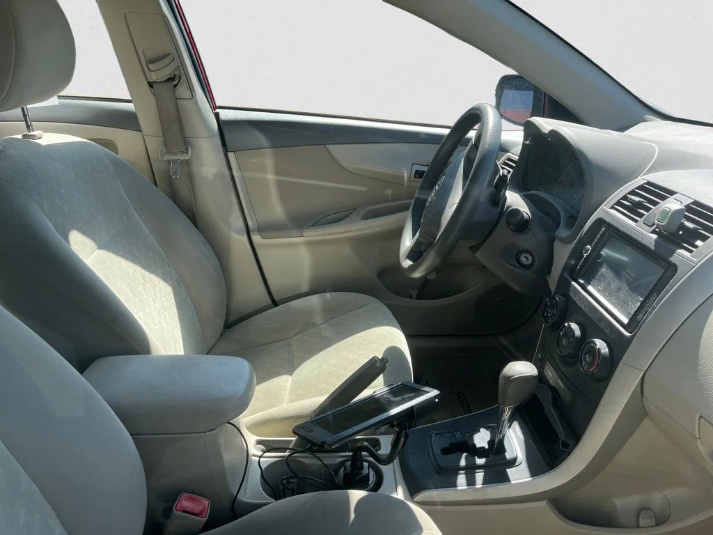 Used 2009 Red Toyota LE image 10
