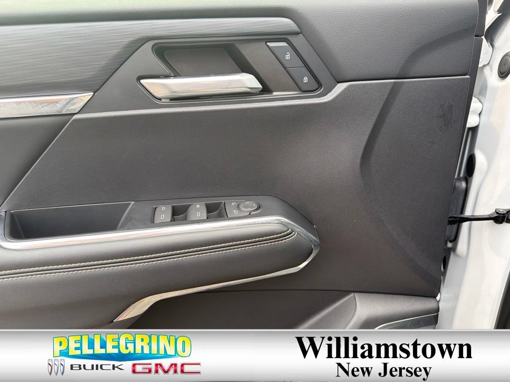 Used 2024 Summit White GMC Elevation image 22