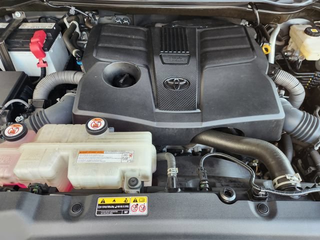 Used 2022 Gray Toyota SR5 image 32