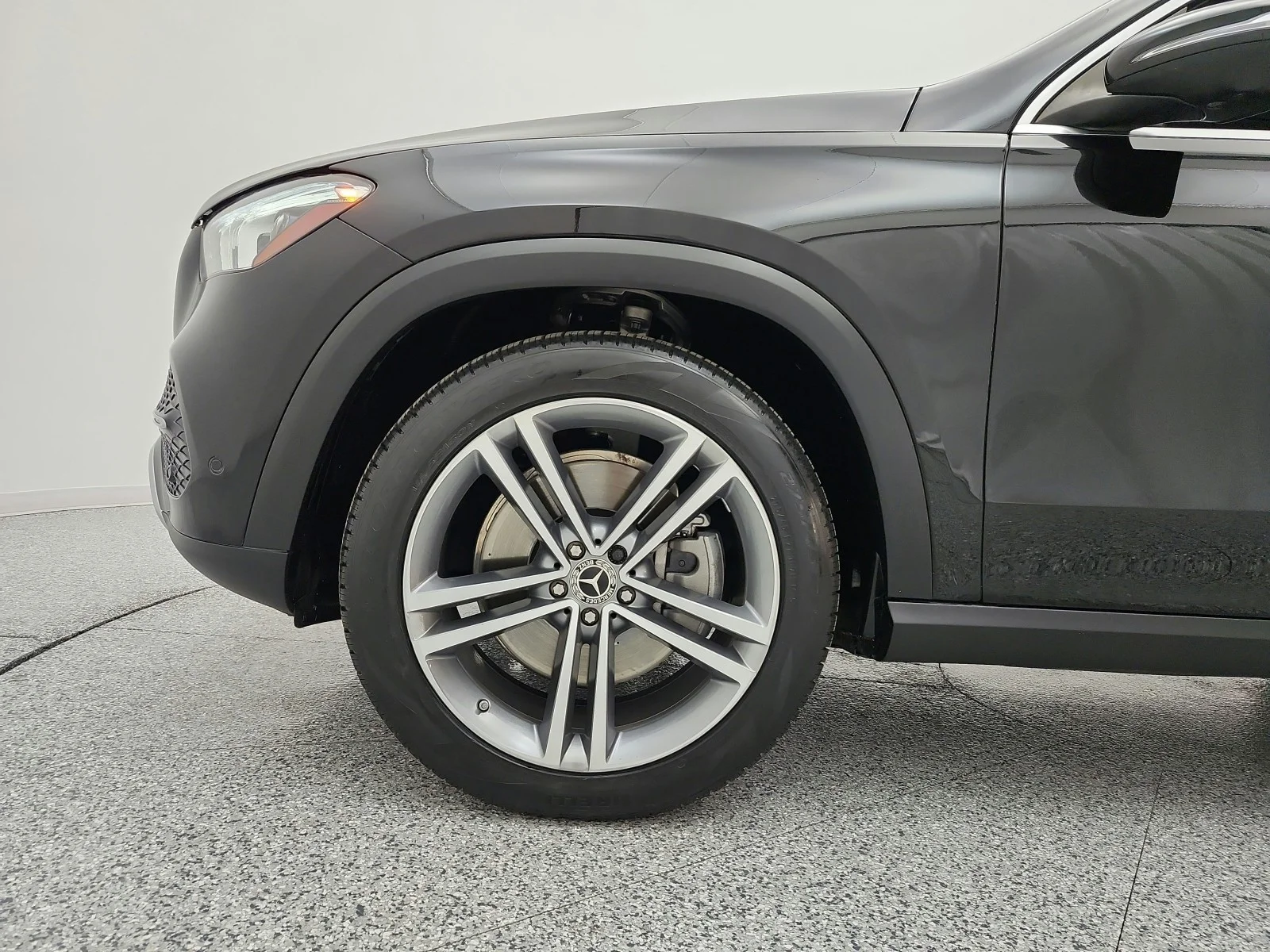 Used 2022 Black Mercedes-Benz GLE 450 4MATIC® SUV image 18