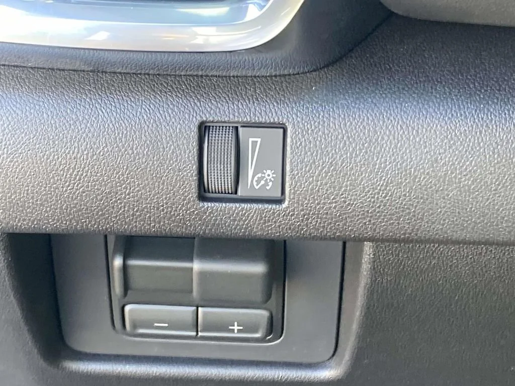 New 2026 Sterling Metallic GMC Elevation image 25