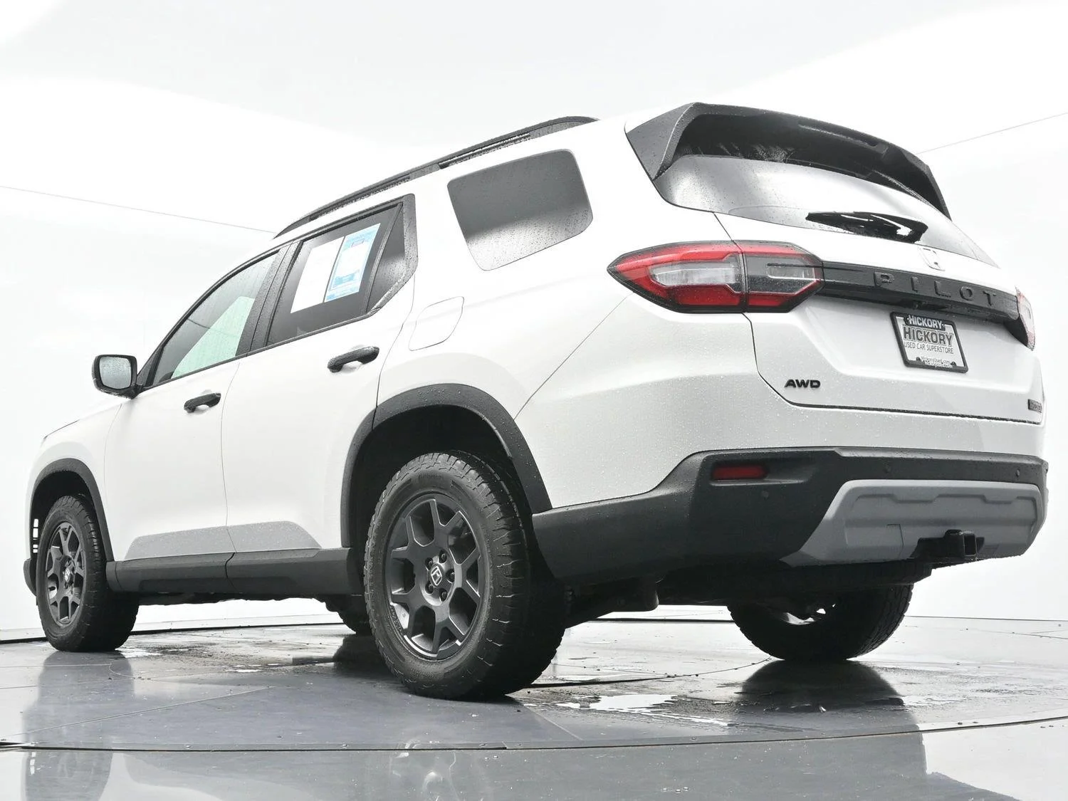 Used 2024 Platinum White Pearl Honda TrailSport image 58