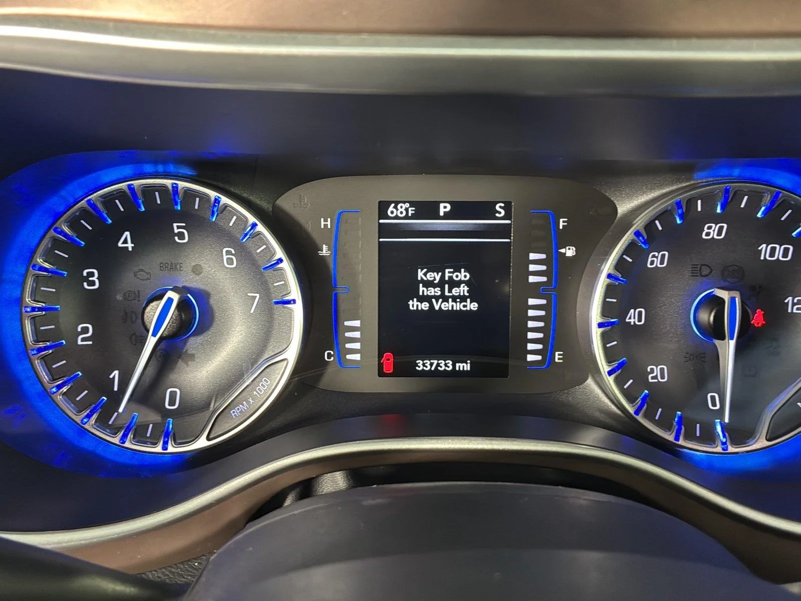 Used 2023 Silver Mist Clearcoat Chrysler LX image 36