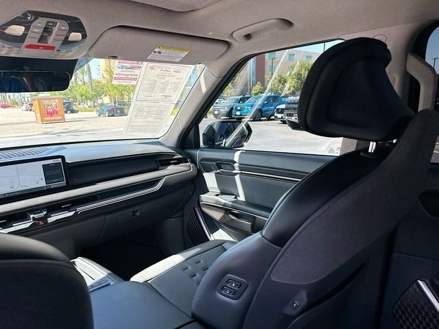 Certified Used 2026 Ebony Black Kia Wind image 25