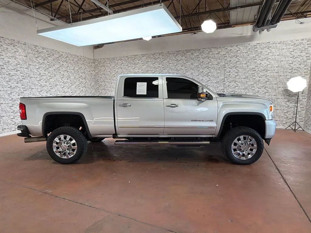 Used 2018 Quicksilver Metallic GMC Denali image 8