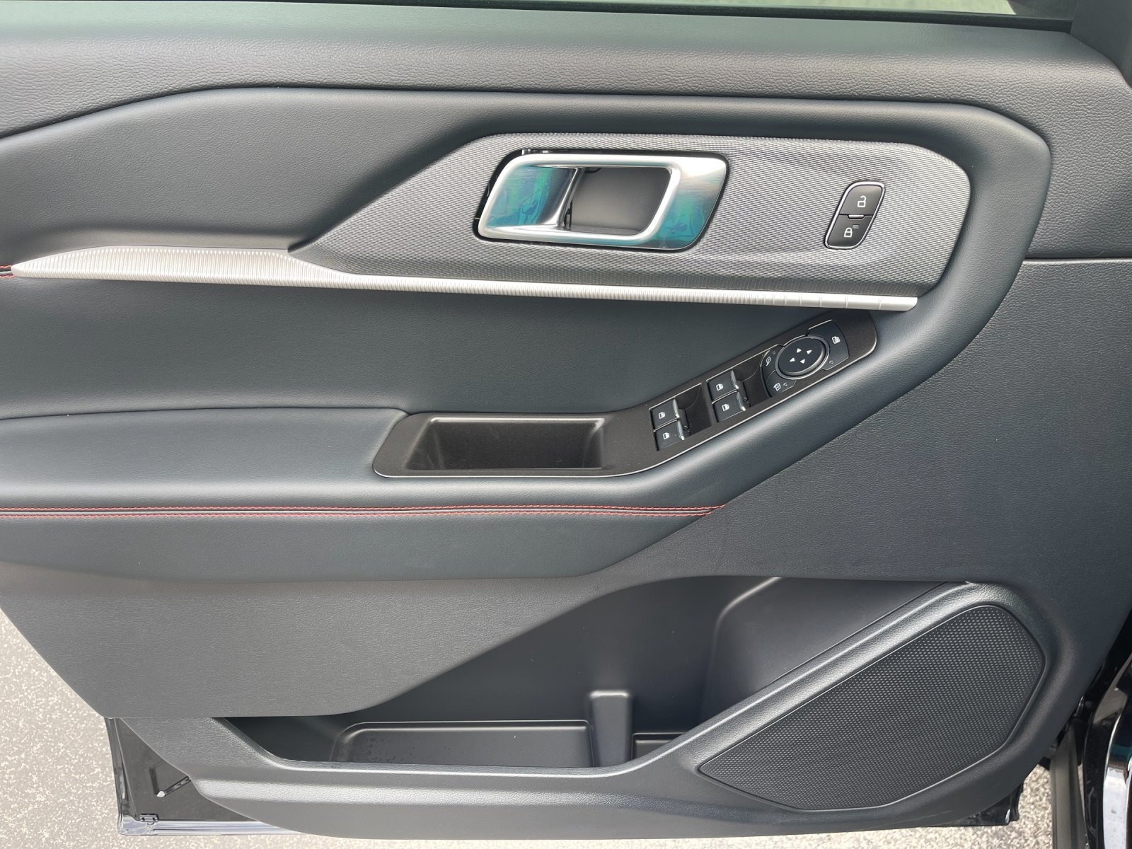 New 2026 Agate Black Metallic Ford ST-Line image 11