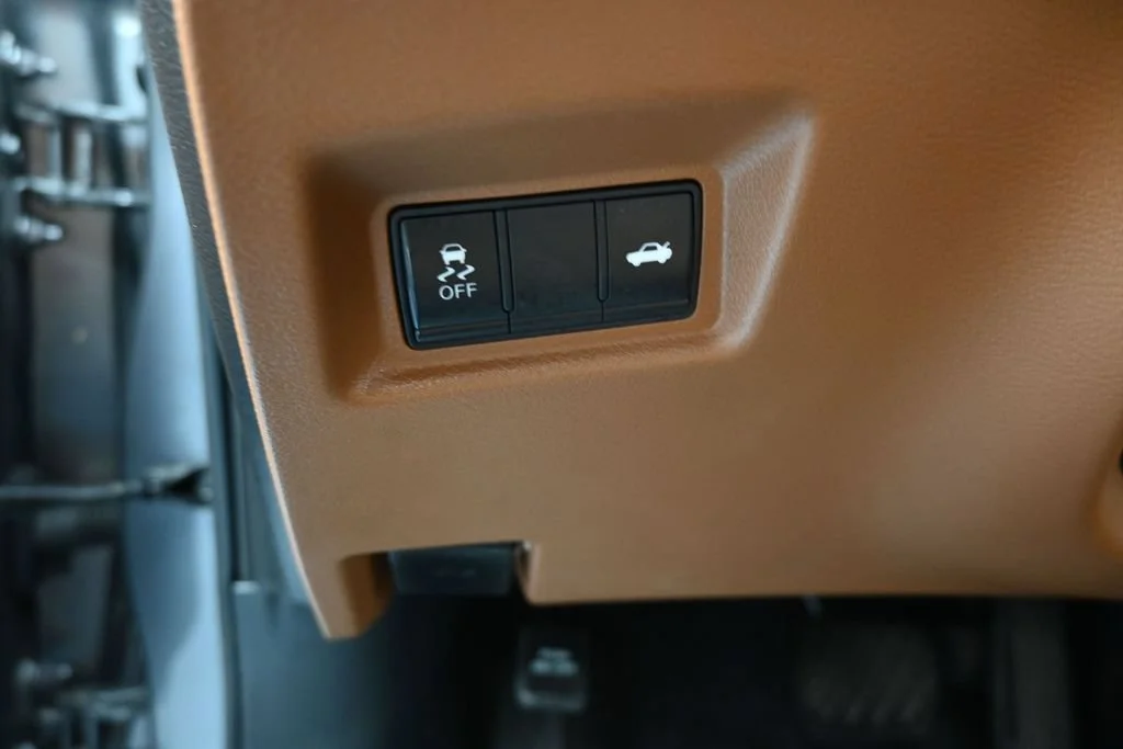 Used 2024 Graphite Shadow INFINITI LUXE image 13