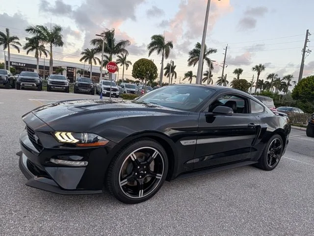 2020 Ford Mustang GT Premium - Photo 3