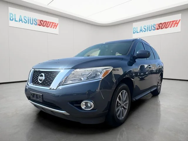 Used 2015 Blue Nissan SV image 7