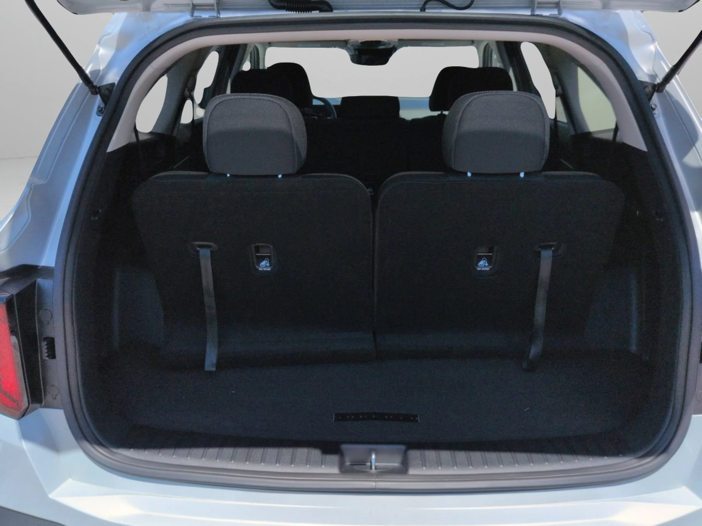 New 2026 Ivory Silver Kia LX image 18