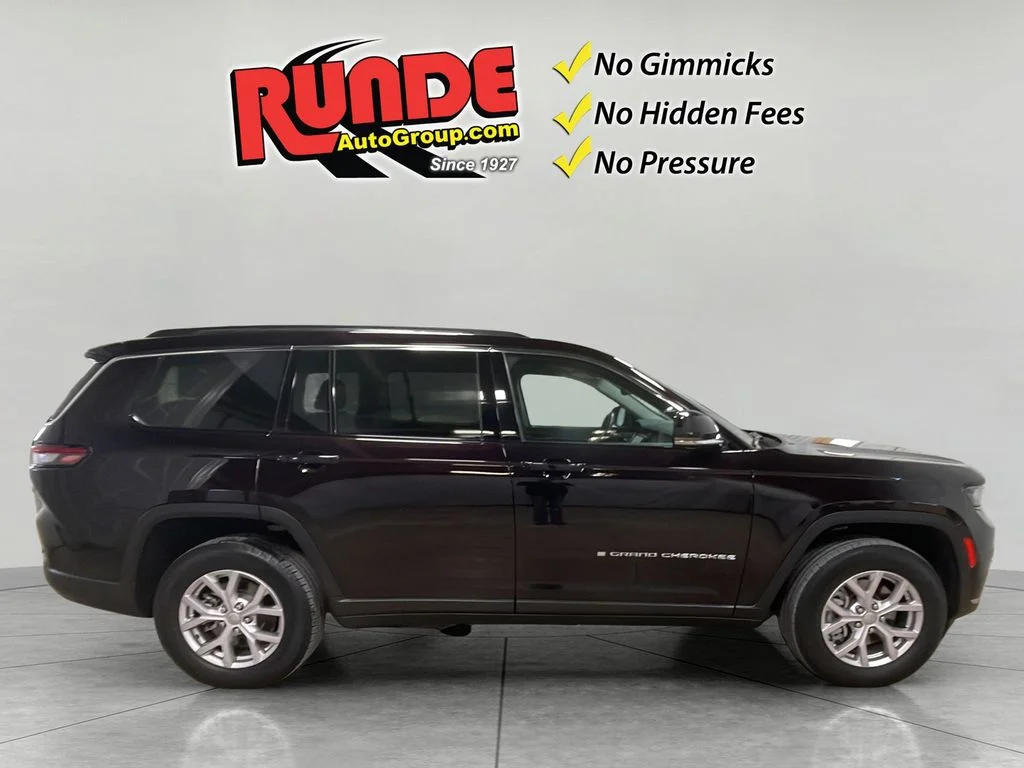 Used 2022 Ember Pearlcoat Jeep Limited image 6