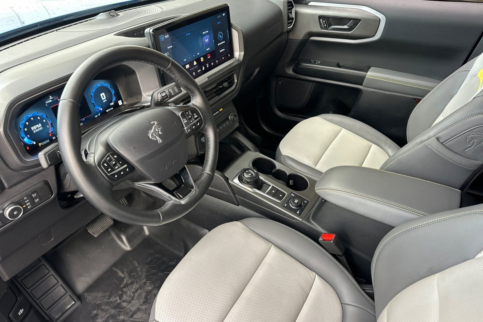 Used 2025 Blue Ford Badlands image 9