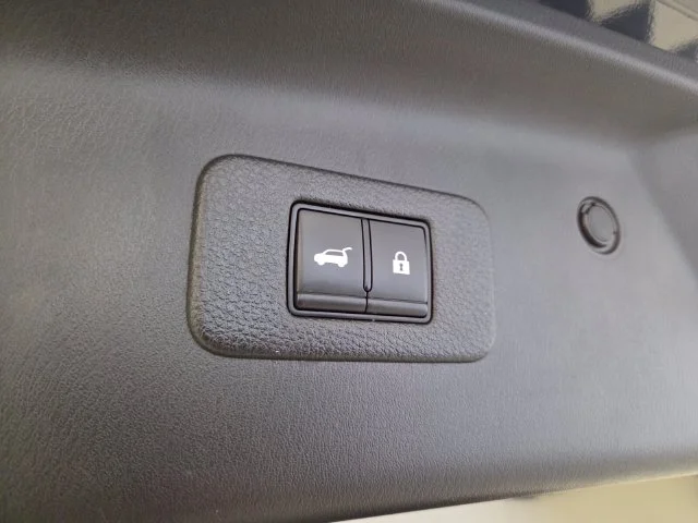 Used 2023 Black Nissan Platinum image 17