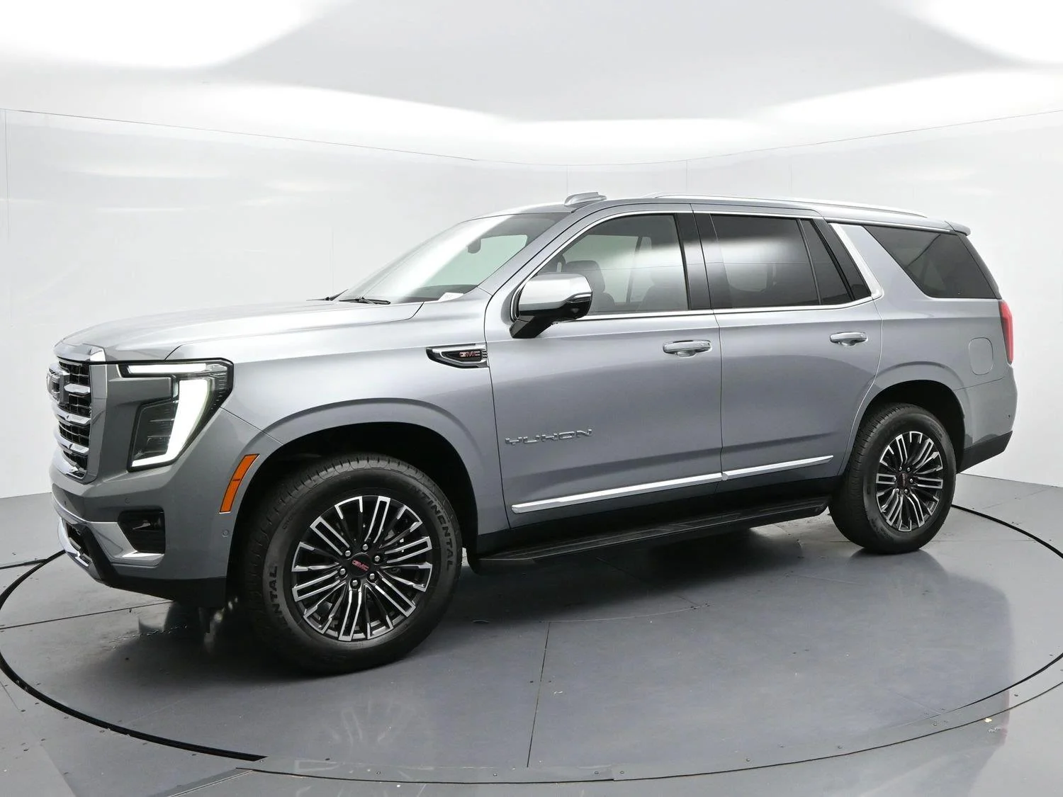 Used 2025 Sterling Metallic GMC Elevation image 4