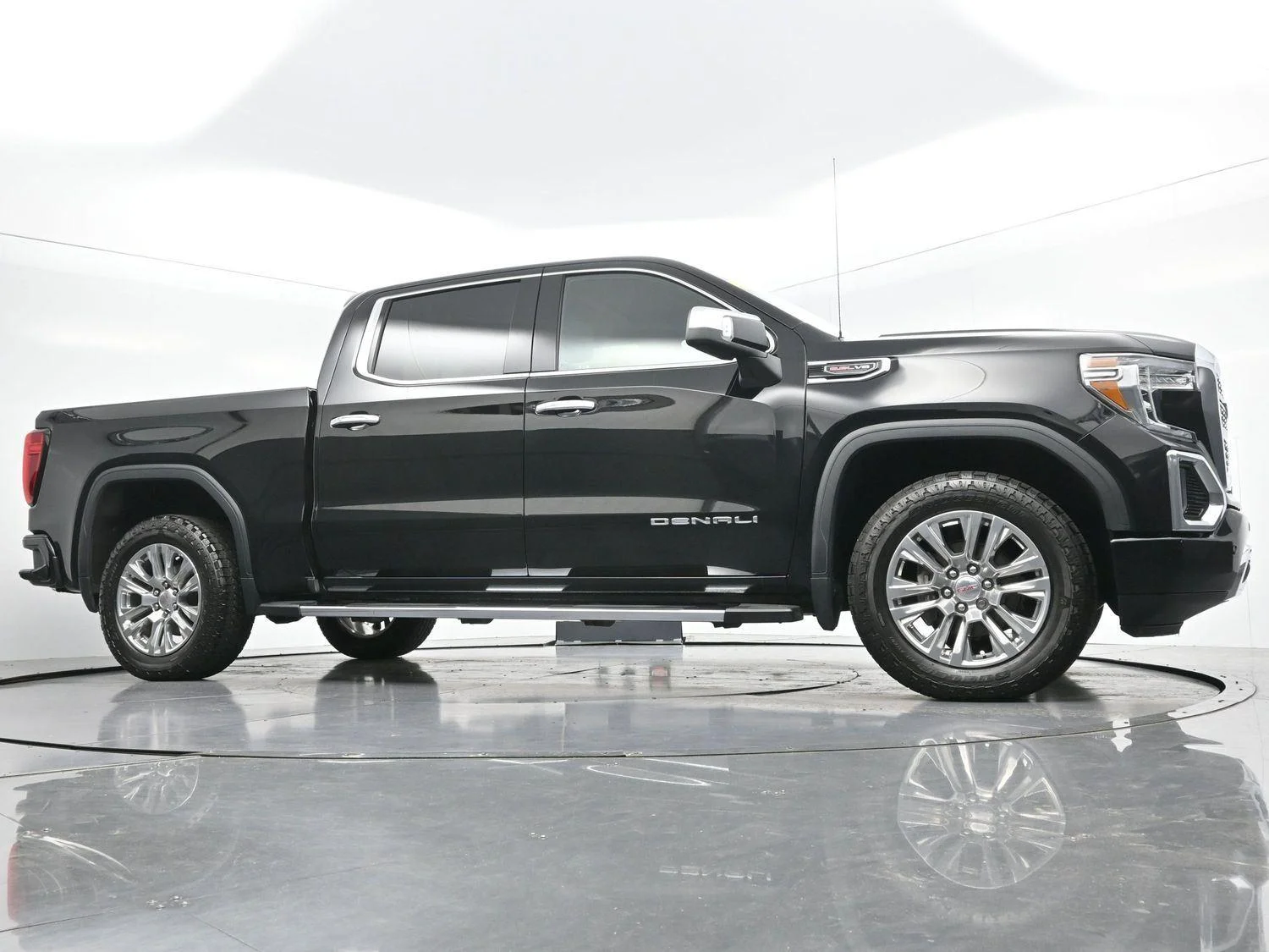 Used 2021 Onyx Black GMC Denali image 48
