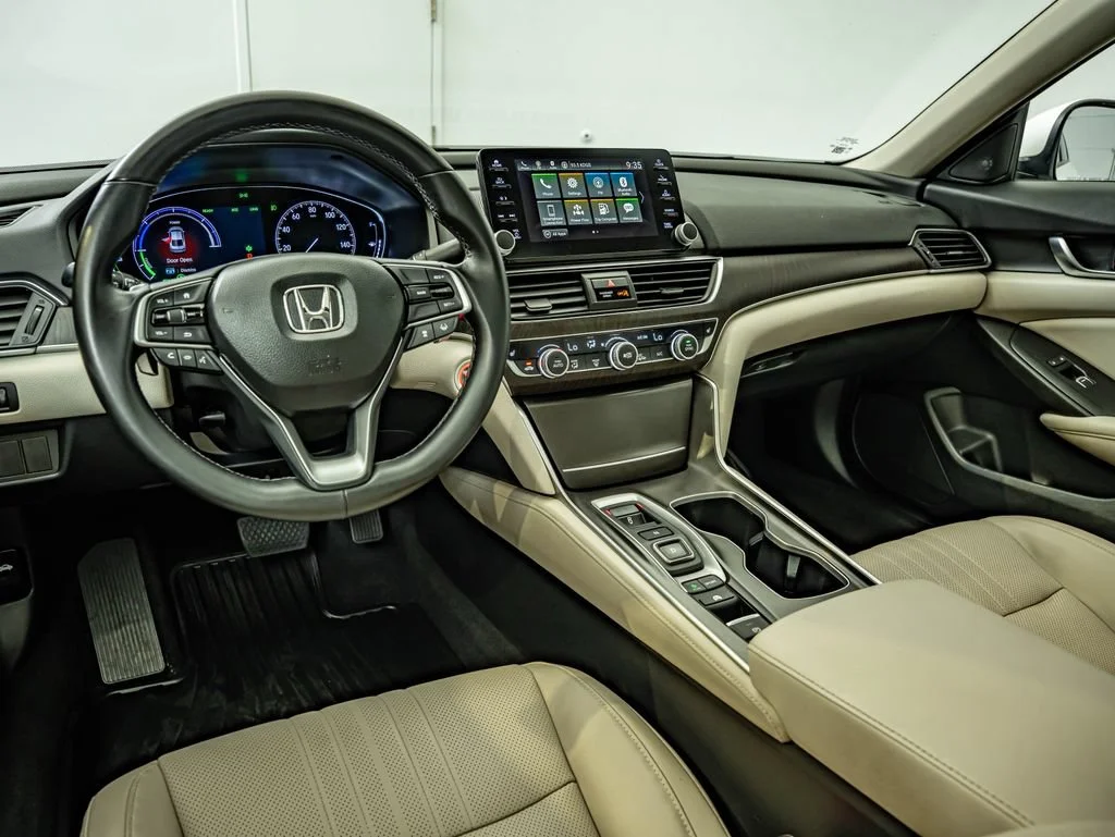 Used 2018 White Orchid Pearl Honda EX-L image 34